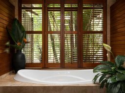 plantation-shutters-179