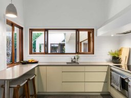 bifold-windows-69